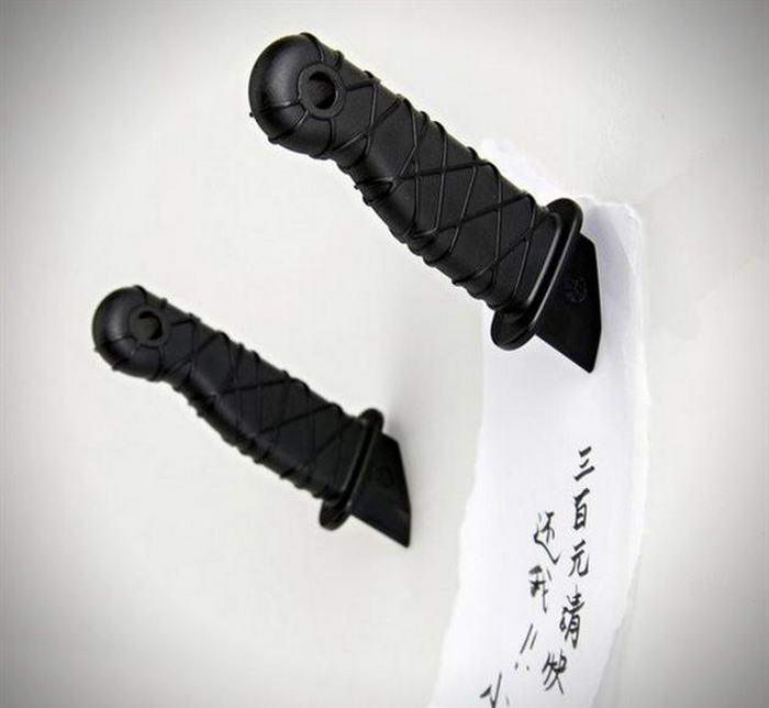 Megawing Ninja Knife Magnet